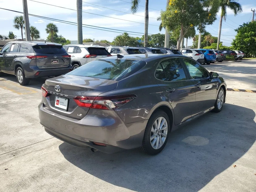 2023 Toyota Camry LE photo 4