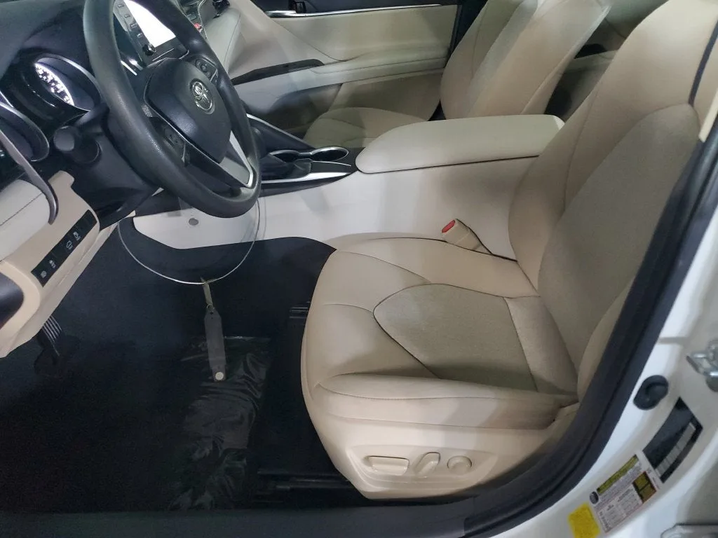 2021 Toyota Camry LE photo 18