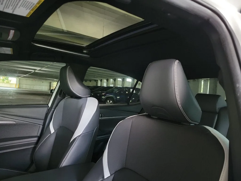 2025 Toyota Camry SE photo 20