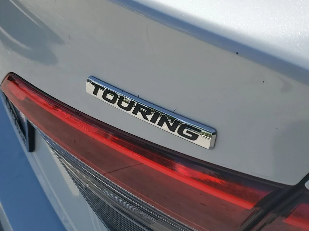 2024 Honda Civic Touring photo 8