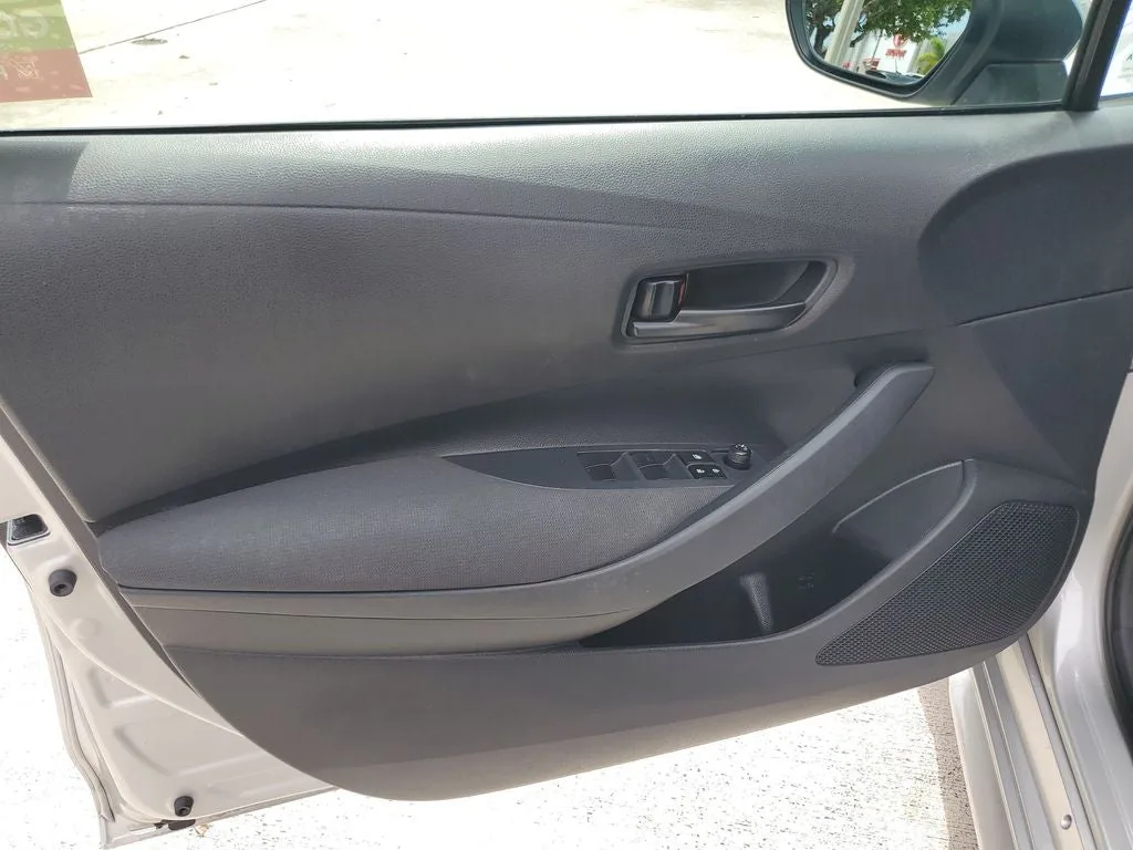 2023 Toyota Corolla LE photo 16