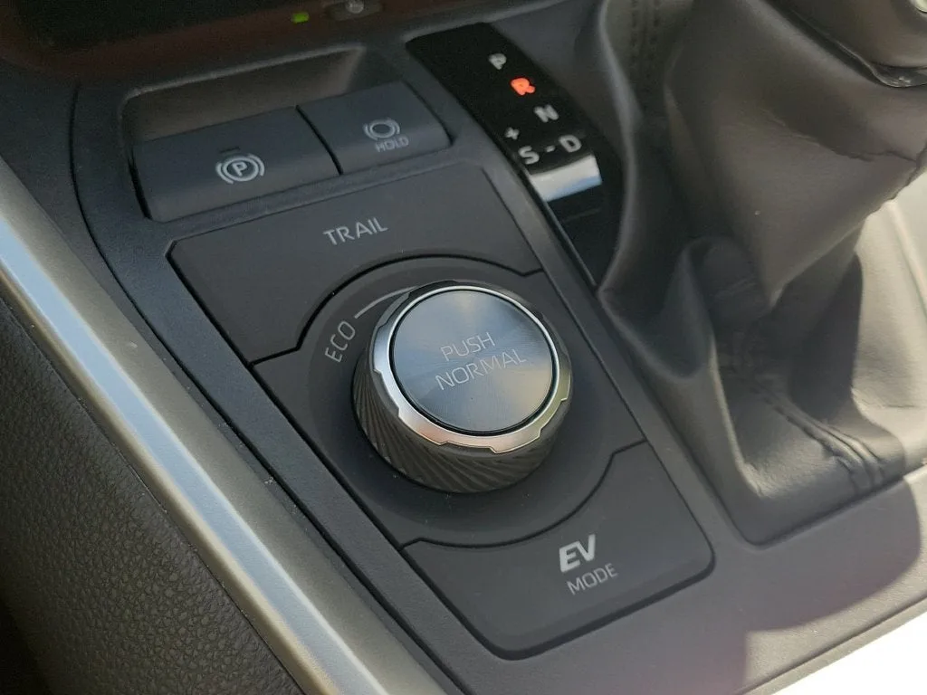 2023 Toyota RAV4 Hybrid Limited photo 33