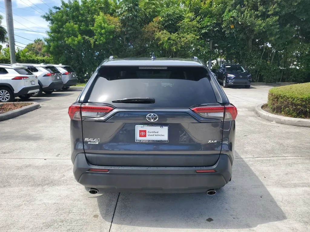2024 Toyota RAV4 XLE photo 5
