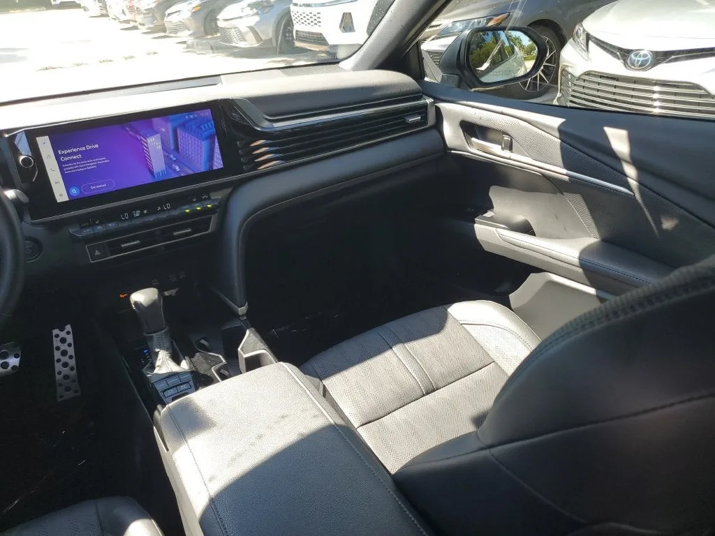 2025 Toyota Camry XSE photo 17