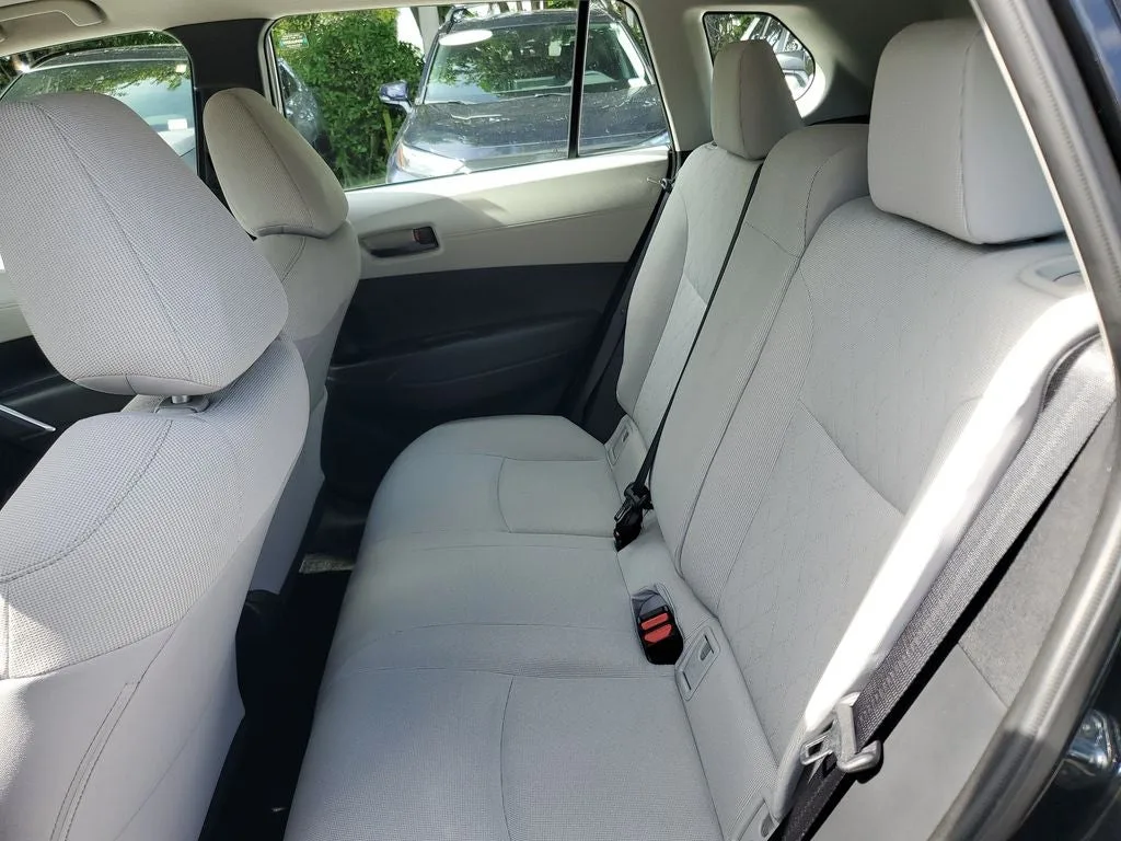 2024 Toyota Corolla Cross L photo 11