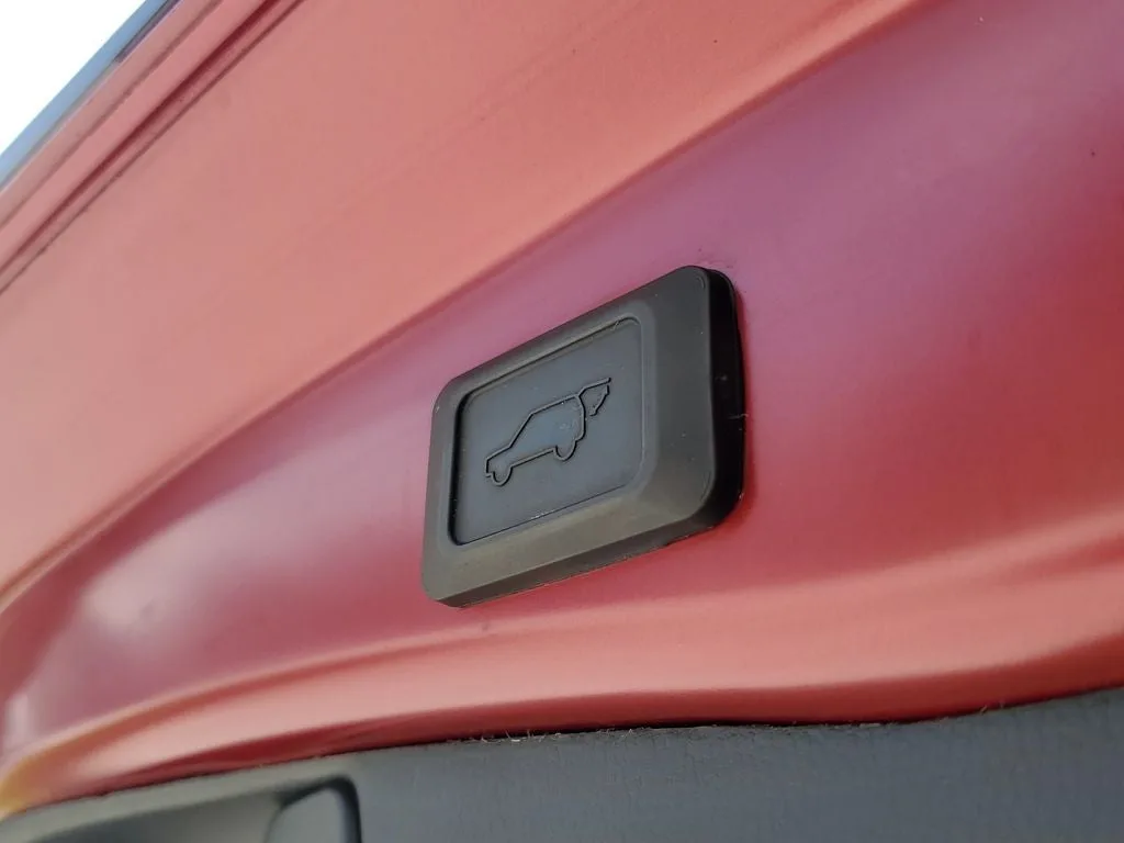 2022 Toyota RAV4 XLE Premium photo 11