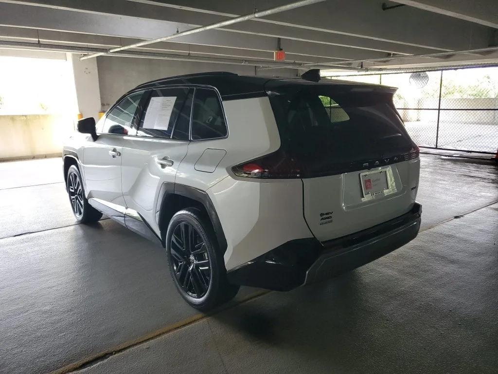 2026 Toyota RAV4 XSE photo 5