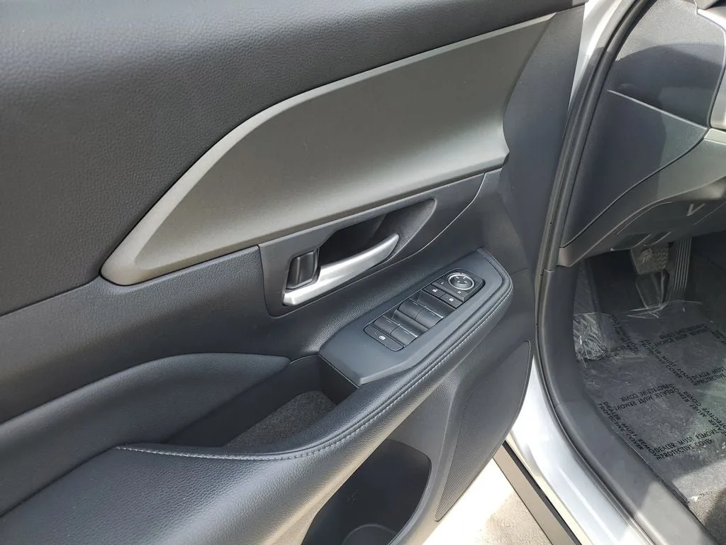2024 Toyota Grand Highlander XLE photo 19