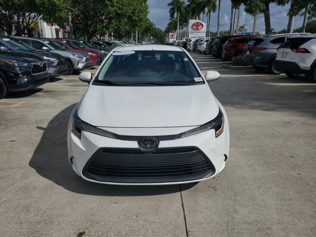 2024 Toyota Corolla LE photo 2