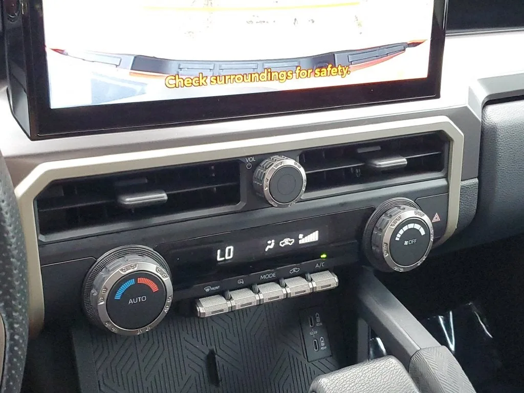 2024 Toyota Tacoma TRD Off-Road photo 28