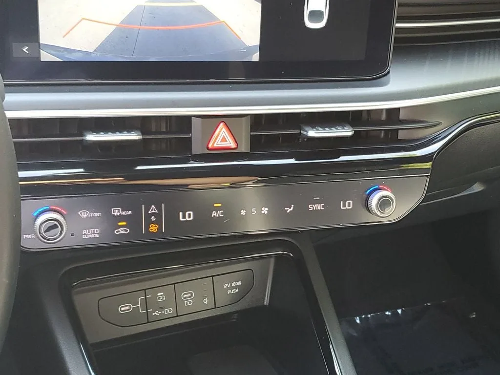 2025 Kia K5 GT-Line photo 26