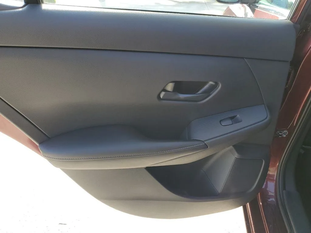 2024 Nissan Sentra SV photo 11