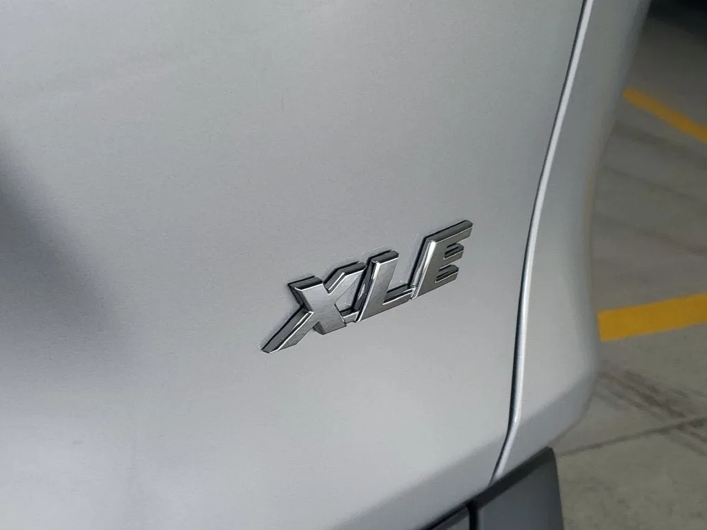 2024 Toyota RAV4 XLE Premium photo 9