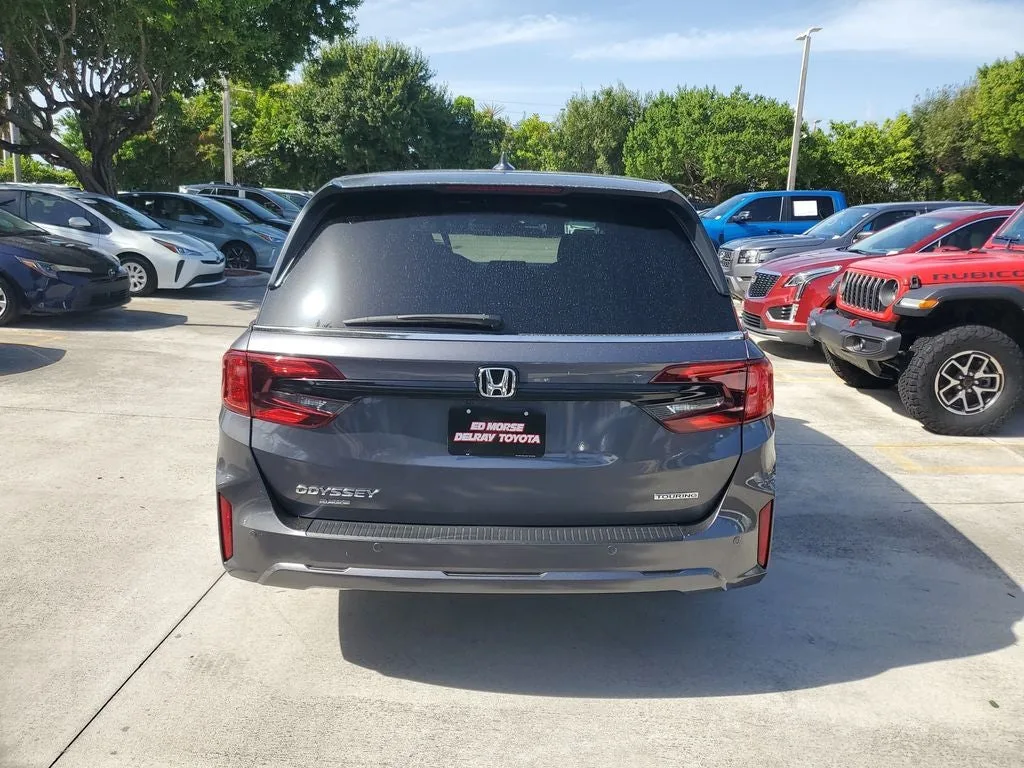 2025 Honda Odyssey Touring photo 5