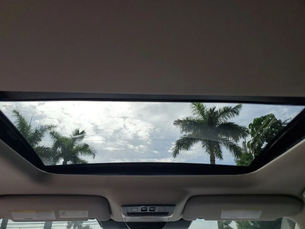 2022 Nissan Pathfinder SV photo 15
