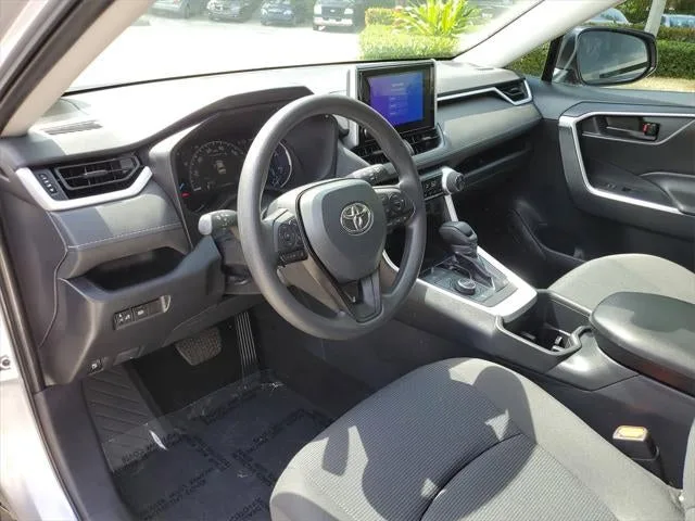 2024 Toyota RAV4 Hybrid LE photo 17