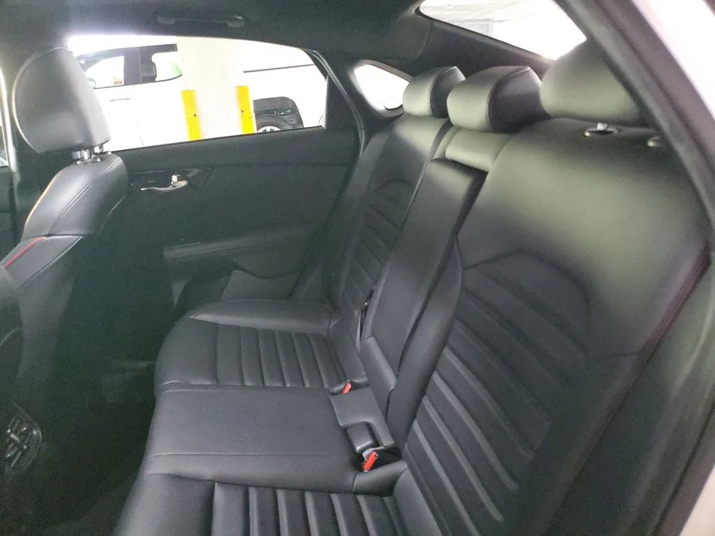 2023 Kia Forte GT photo 12