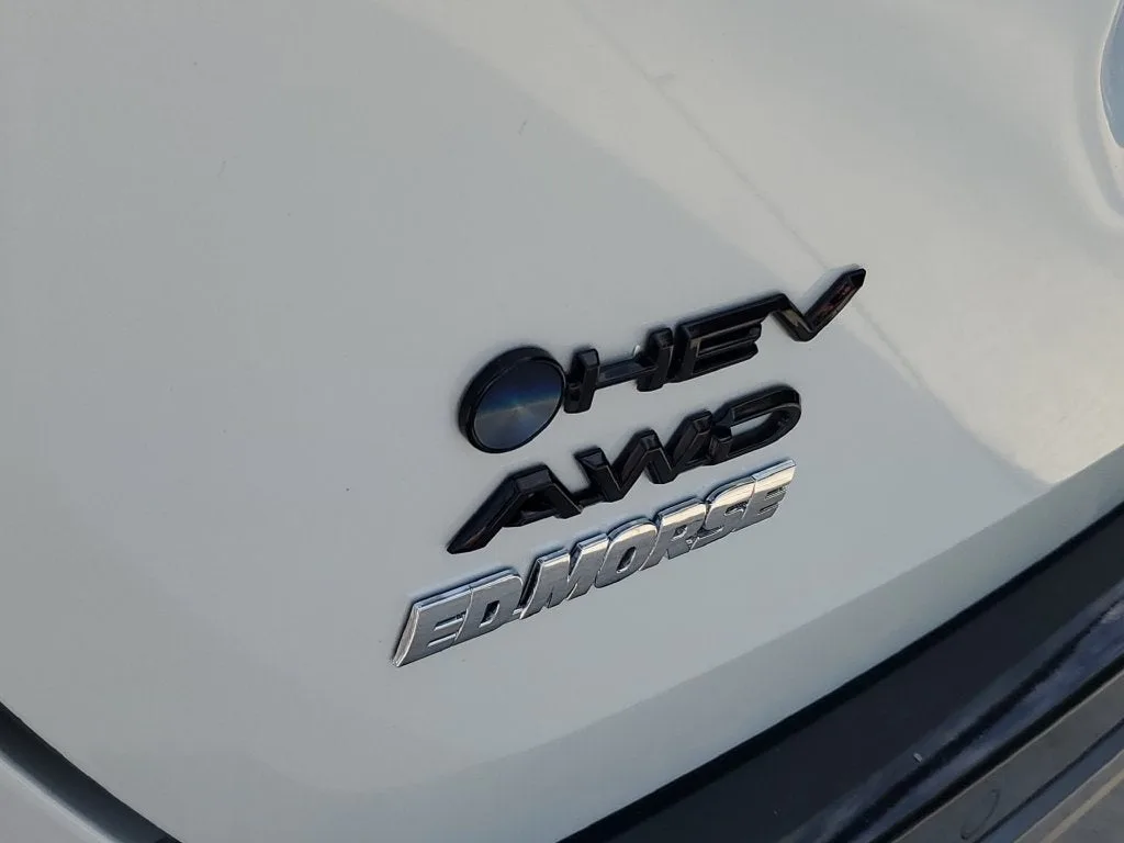 2026 Toyota RAV4 XSE photo 8