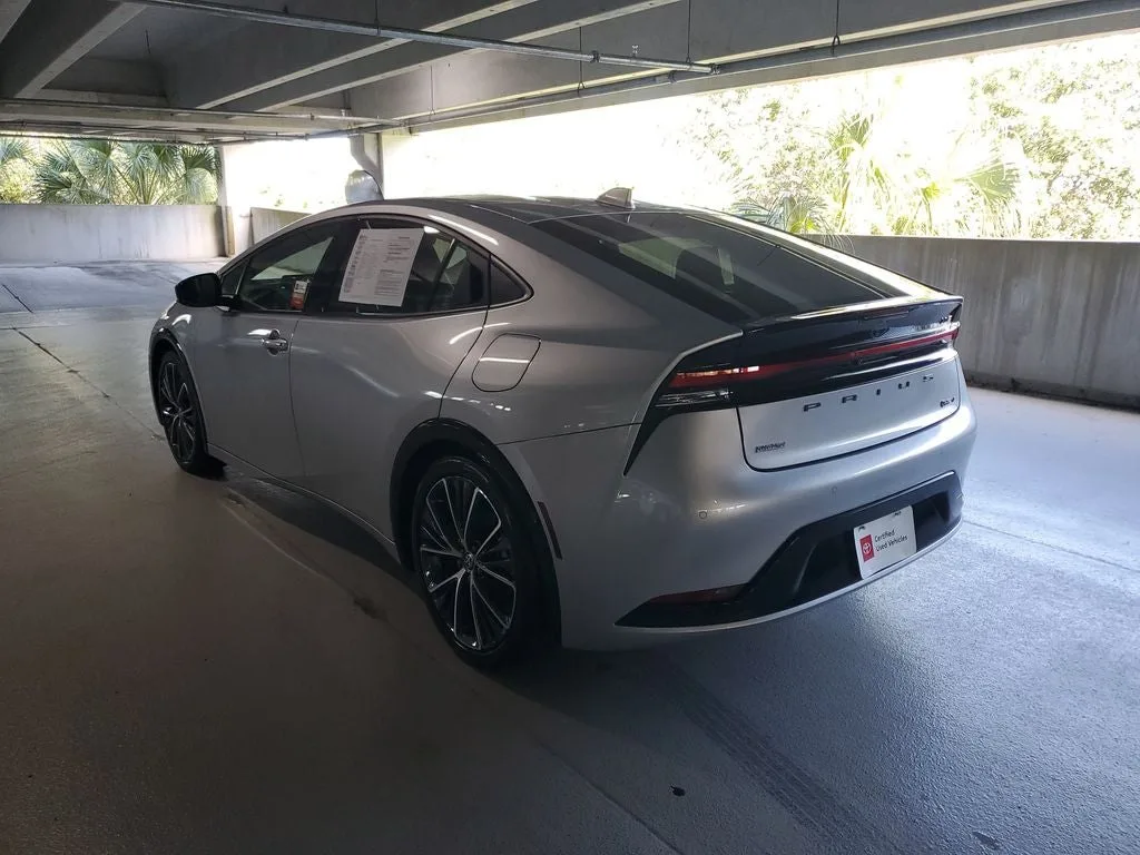 2024 Toyota Prius XLE photo 6