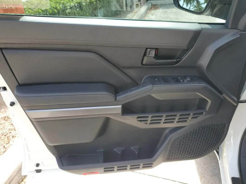 2024 Toyota Tacoma SR5 photo 17