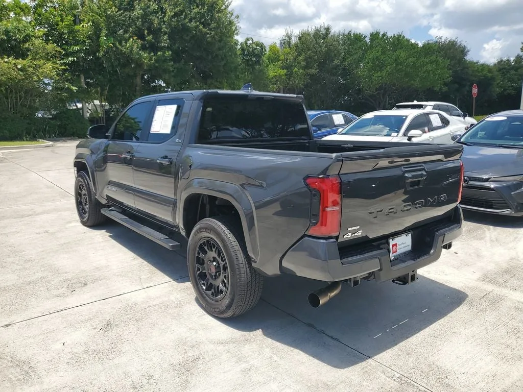 2025 Toyota Tacoma SR5 photo 6
