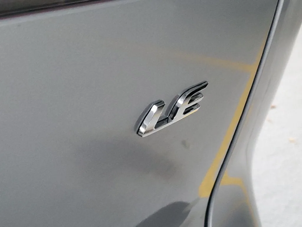 2023 Toyota Corolla Cross LE photo 9
