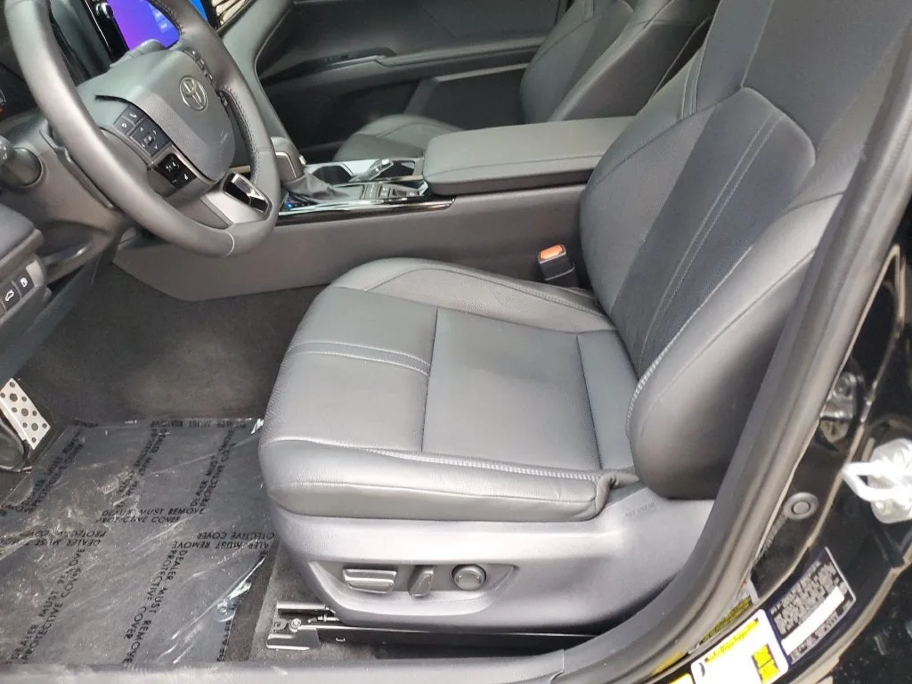 2025 Toyota Camry XSE photo 22