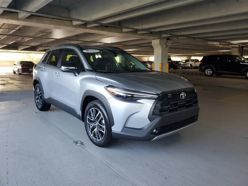 2026 Toyota Corolla Cross XLE photo 3