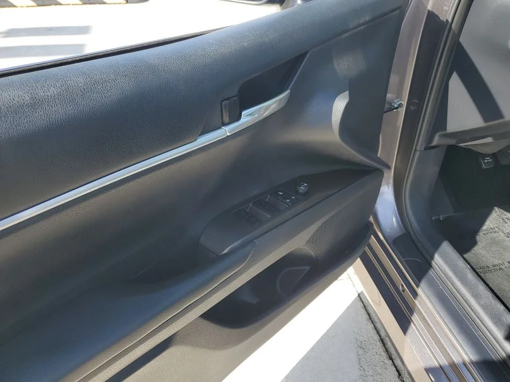 2023 Toyota Camry LE photo 17