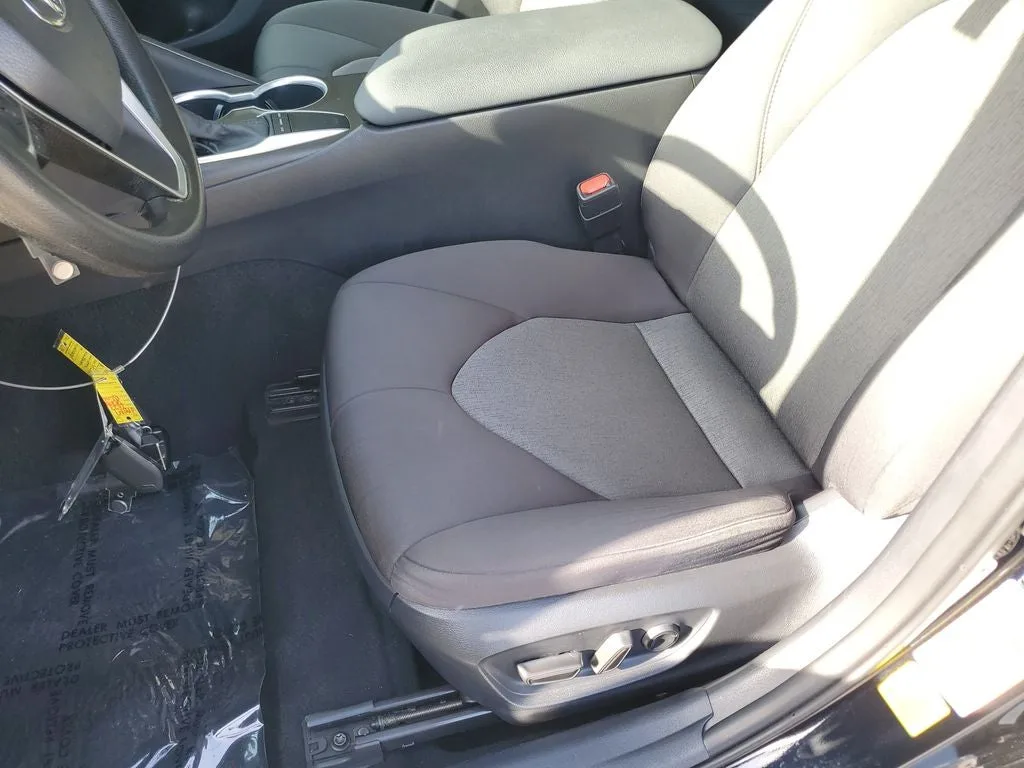 2023 Toyota Camry LE photo 19