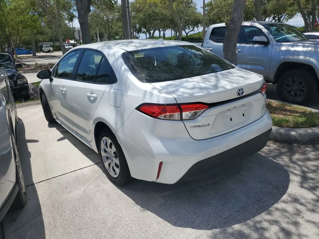 2024 Toyota Corolla Hybrid LE photo 2