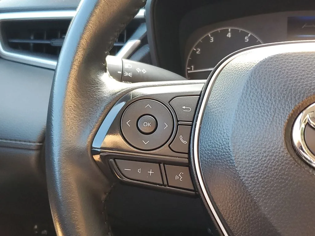 2024 Toyota Corolla Cross LE photo 23