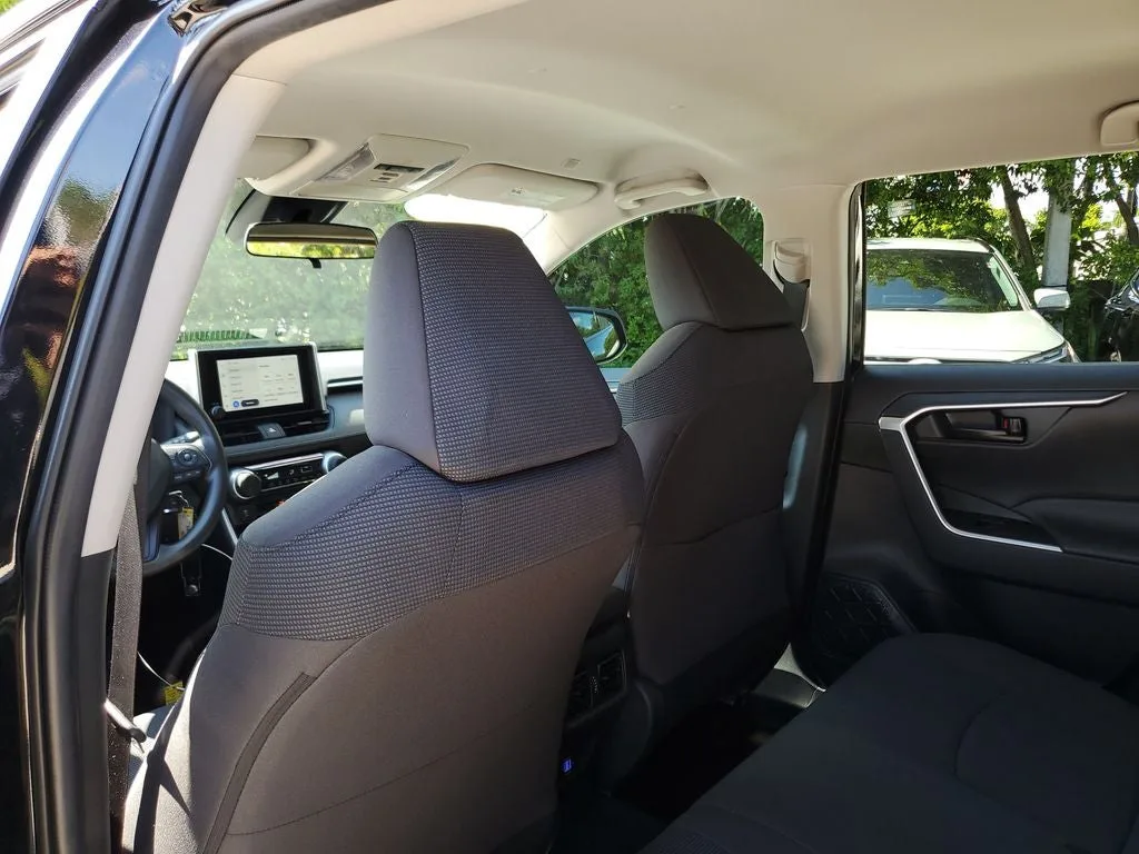 2024 Toyota RAV4 LE photo 12