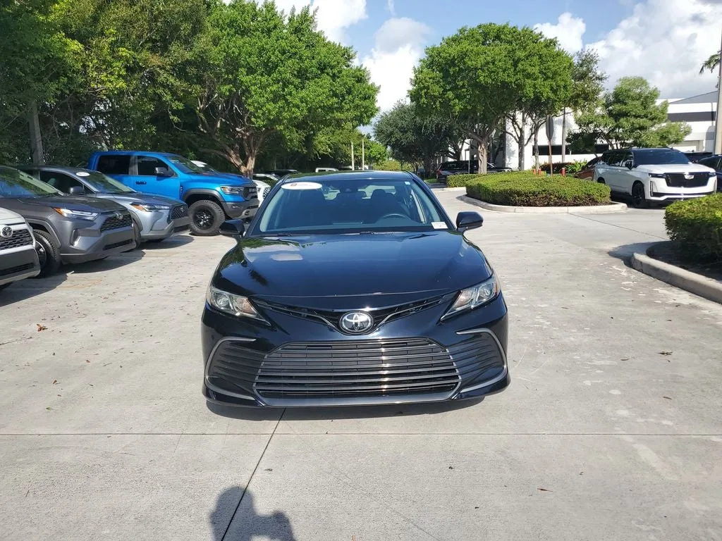 2023 Toyota Camry LE photo 2
