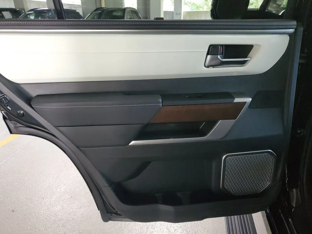 2025 Toyota Sequoia Capstone photo 11