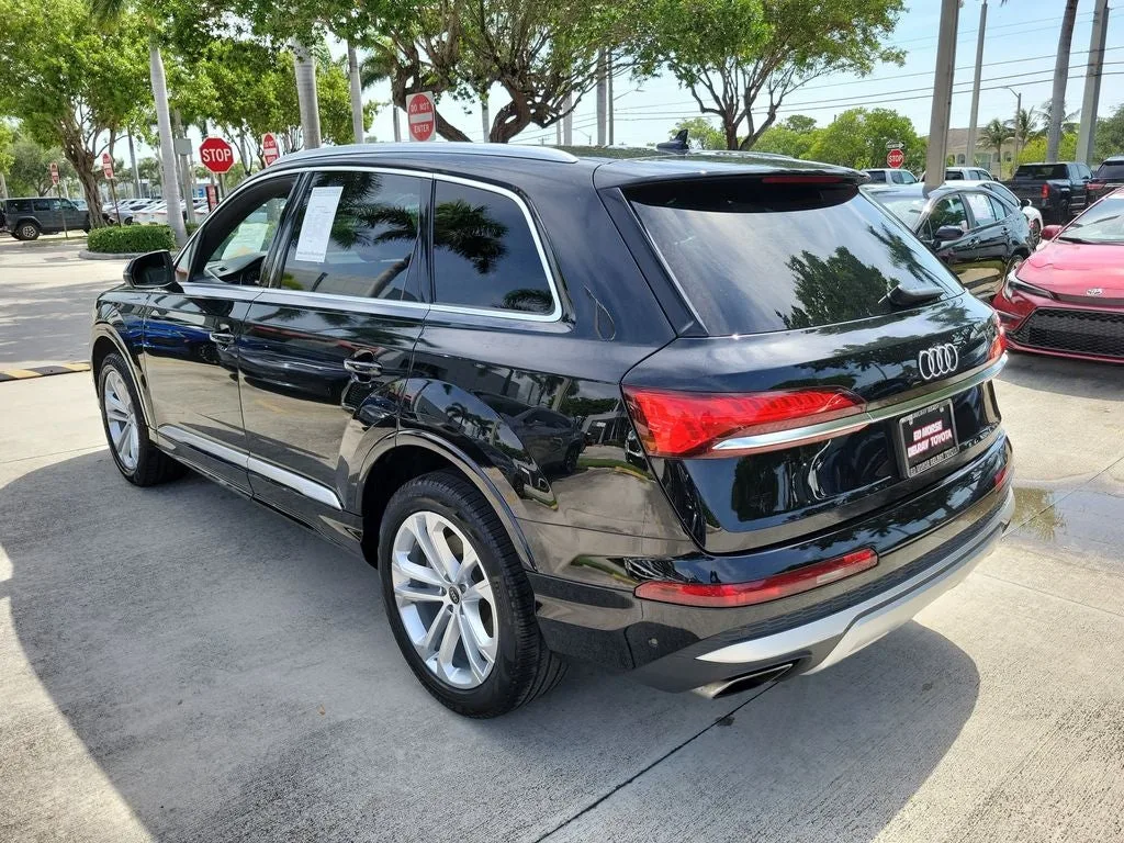 2025 Audi Q7 55 Premium Plus quattro photo 6