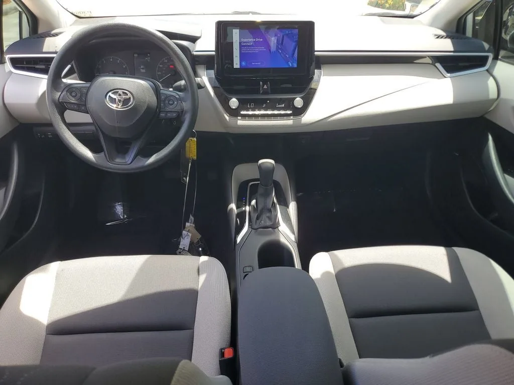2025 Toyota Corolla LE photo 15