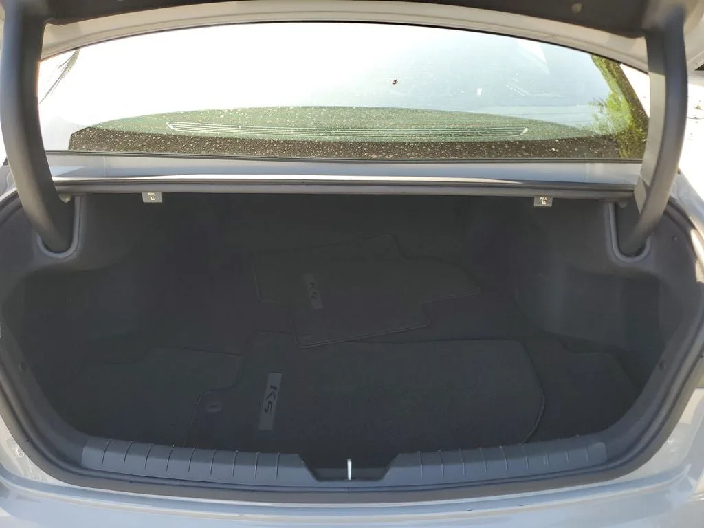 2025 Kia K5 GT-Line photo 8