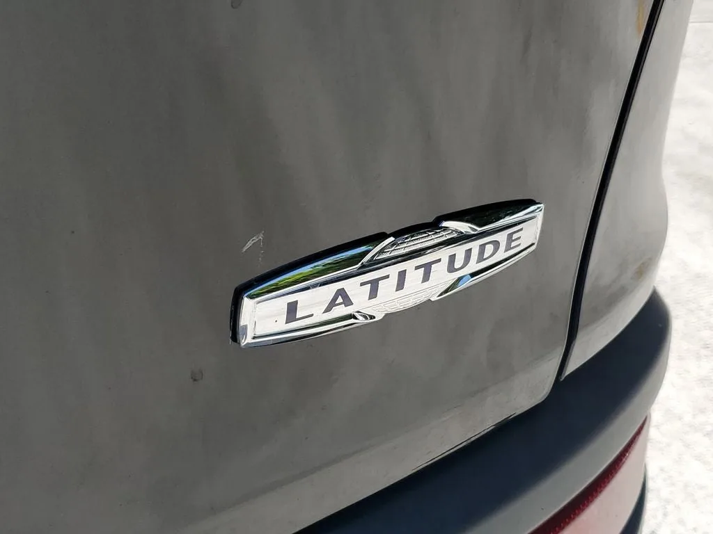 2015 Jeep Cherokee Latitude photo 9