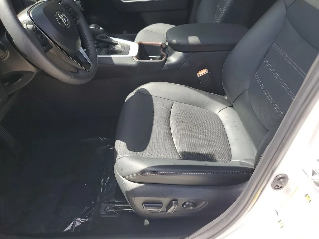 2025 Toyota RAV4 Limited photo 22