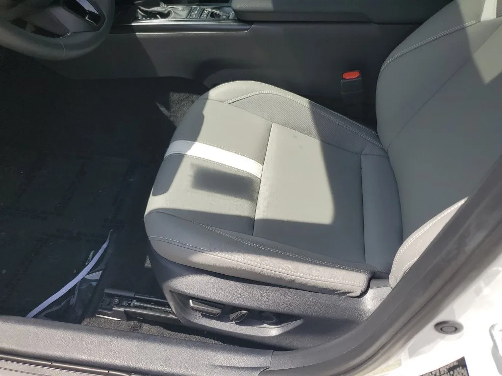 2025 Toyota Camry SE photo 20