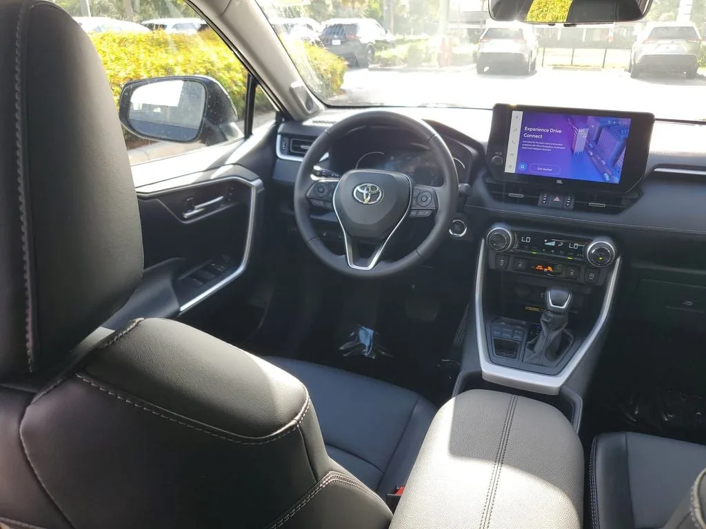 2025 Toyota RAV4 XLE Premium photo 15