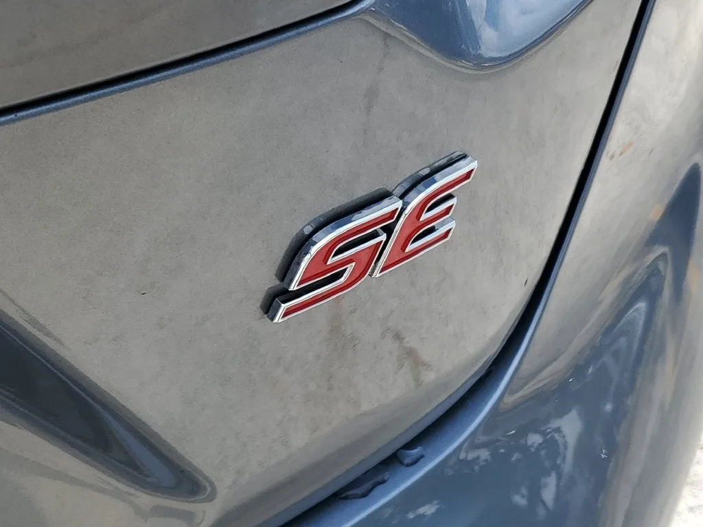 2026 Toyota Corolla SE photo 9