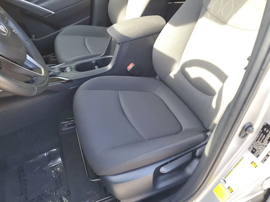 2024 Toyota Corolla Cross LE photo 20