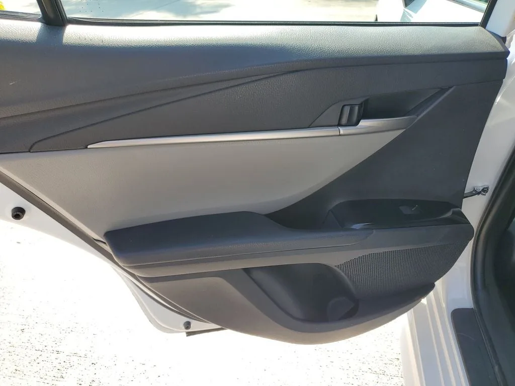 2026 Toyota Camry SE photo 9