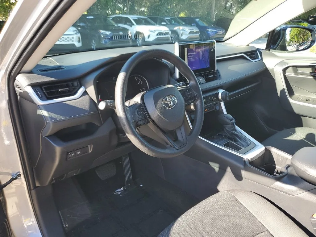 2024 Toyota RAV4 LE photo 21