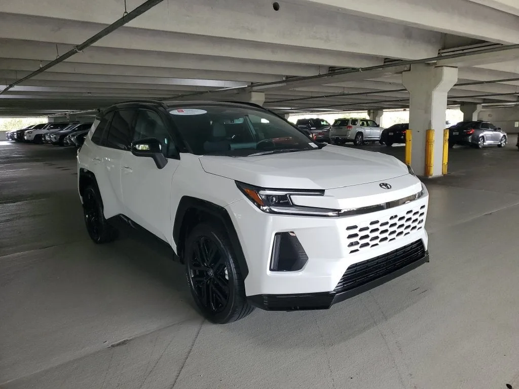2026 Toyota RAV4 XSE photo 3