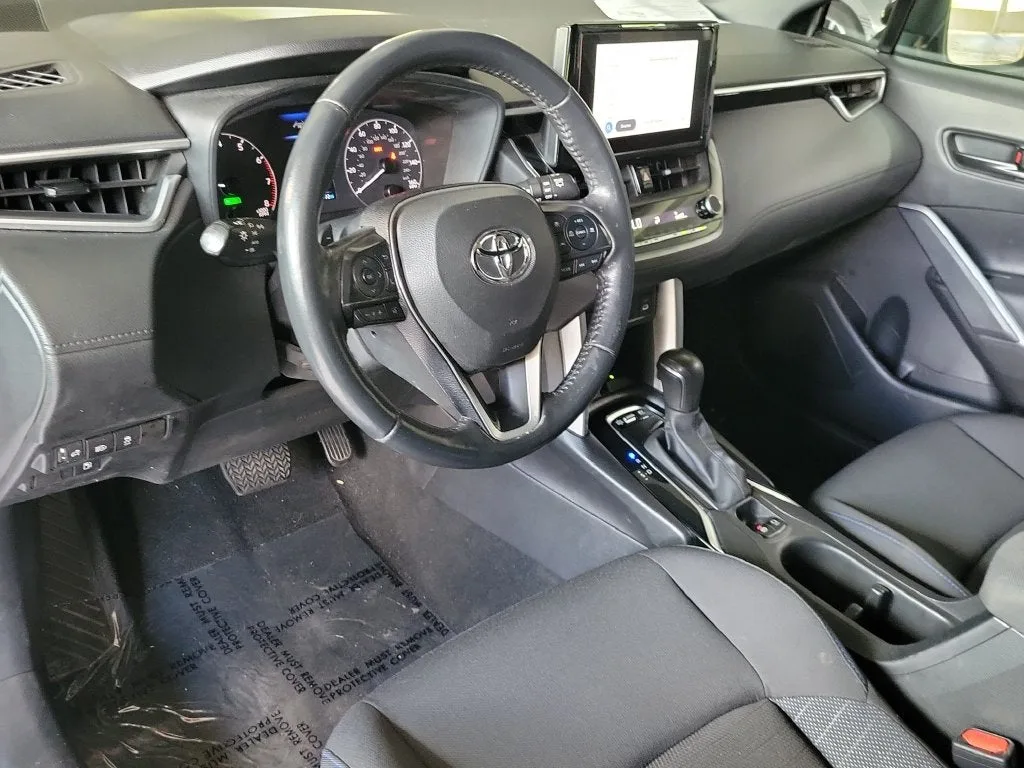 2024 Toyota Corolla Cross Hybrid SE photo 21