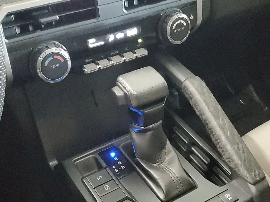 2025 Toyota Tacoma SR5 photo 28