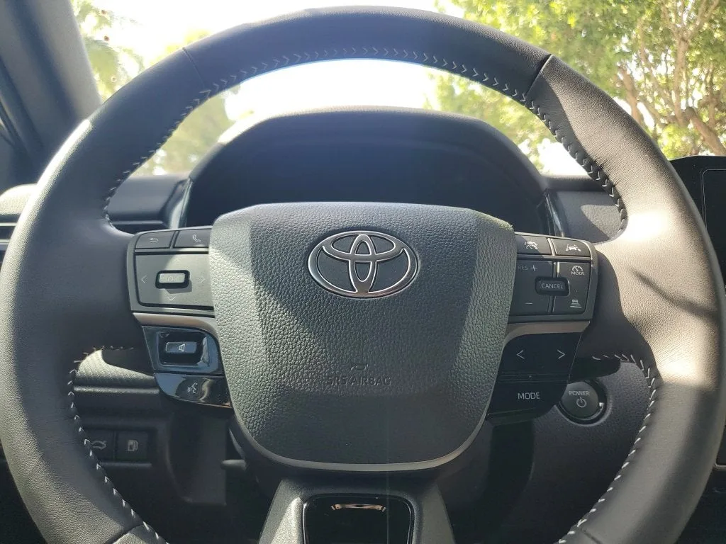 2026 Toyota Camry SE photo 21